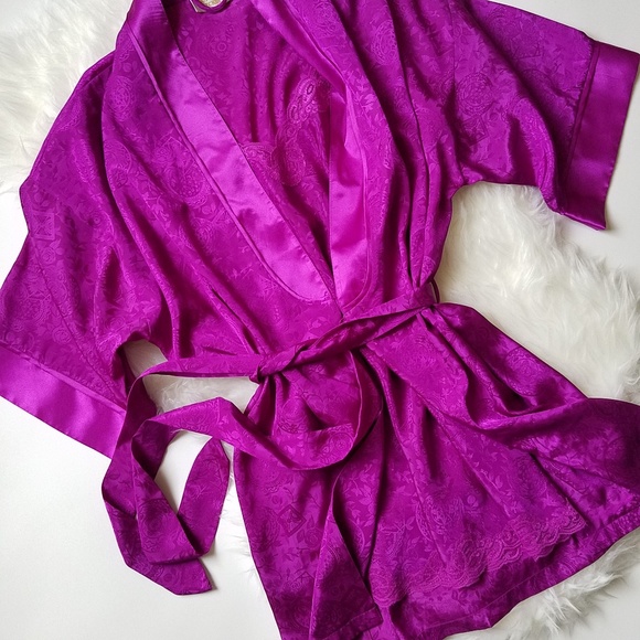 Victoria's Secret Other - Vintage Victoria's Secret Robe & Chemise Set
